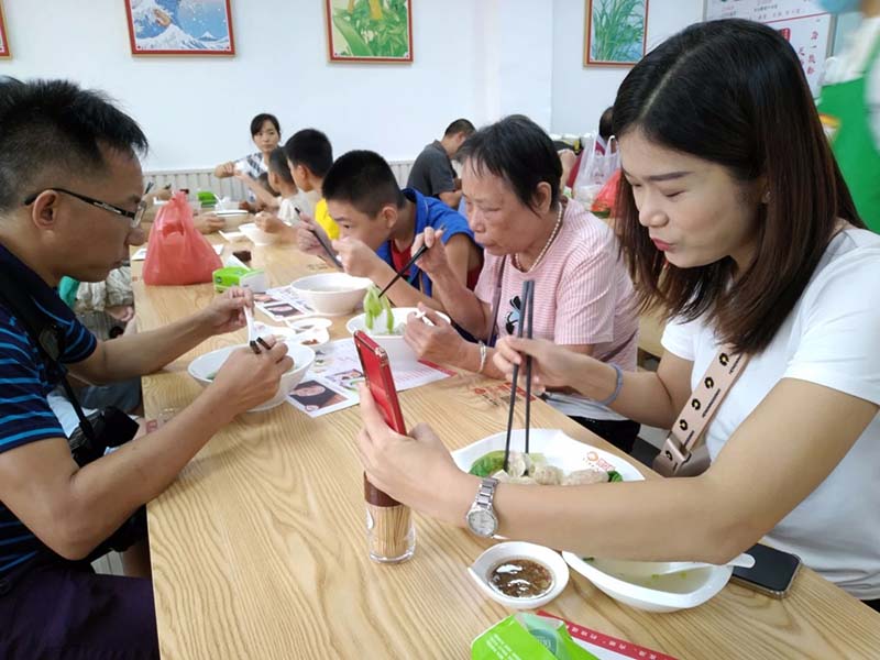 2021年中國(guó)餐飲業(yè)報(bào)告發(fā)布：疫情重組餐飲業(yè)格局加快數(shù)字化進(jìn)程