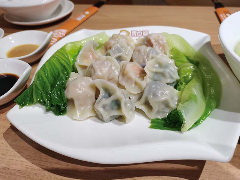 天氣冷了吃什么，來(lái)胃口福吃餃子，鮮香味十足，太好吃了