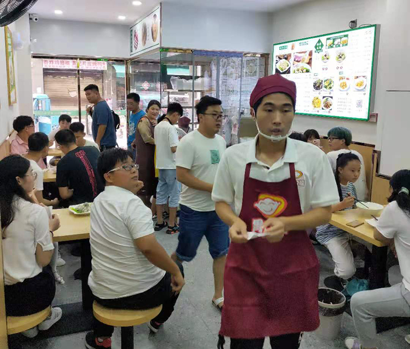 想開餃子云吞店是加盟好還是自己創(chuàng)立品牌好？